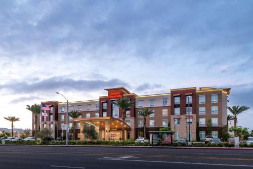 Buena Park Hotel | Hampton Inn & Suites Buena Park
