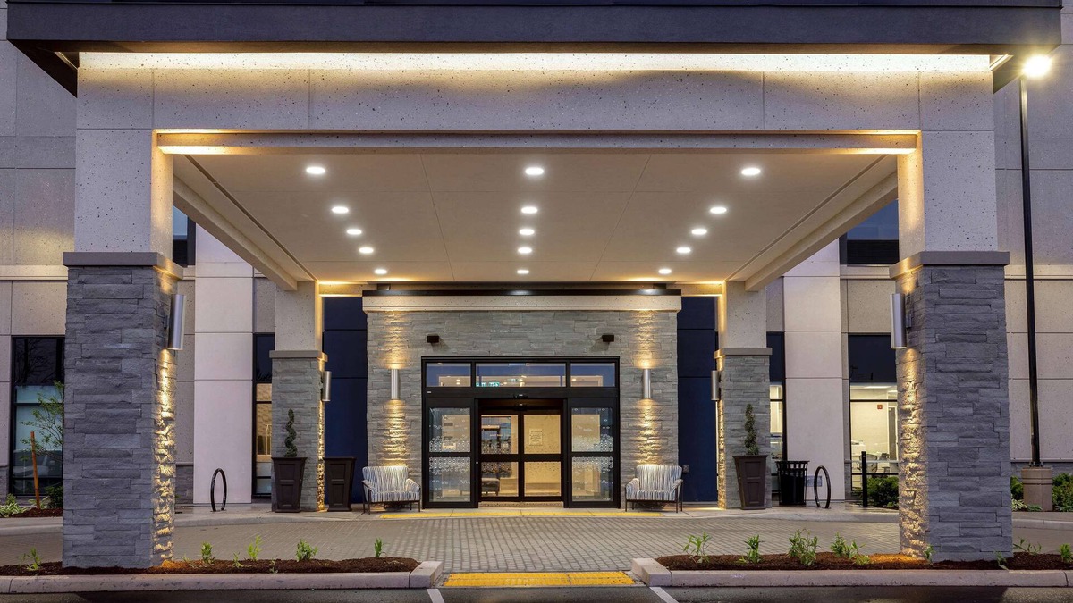 Burlington Hotel | Hampton Inn & Suites by Hilton Burlington Toronto
