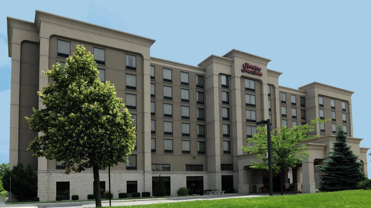 Windsor Hotel | Hampton Inn & Suites by Hilton Windsor