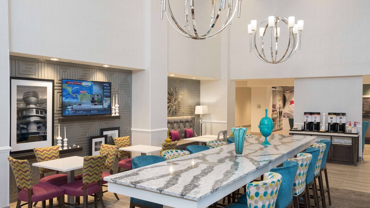 Schaumburg Hotel | Hampton Inn & Suites Chicago Schaumburg