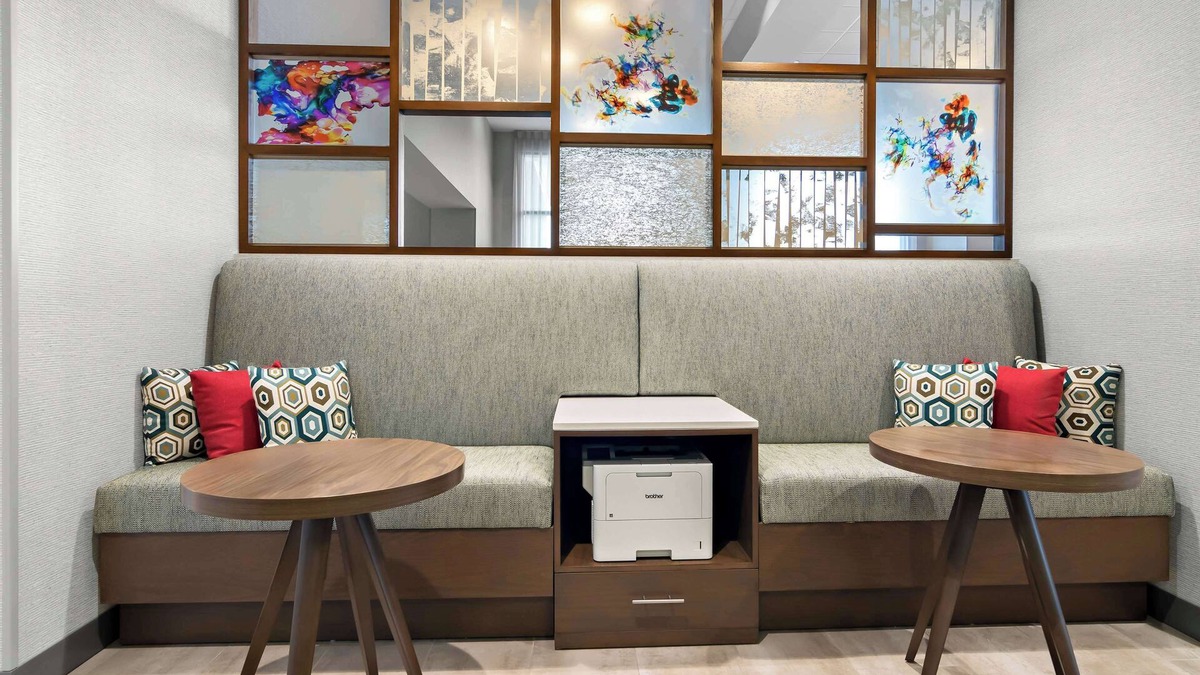 Illinois Medical District Hotel | Hampton Inn & Suites Chicago Medical District UIC