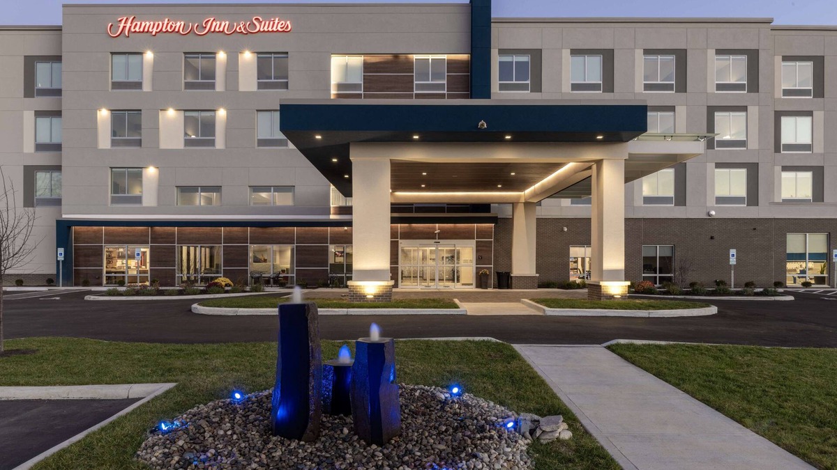 Dent Hotel | Hampton Inn & Suites Cincinnati West