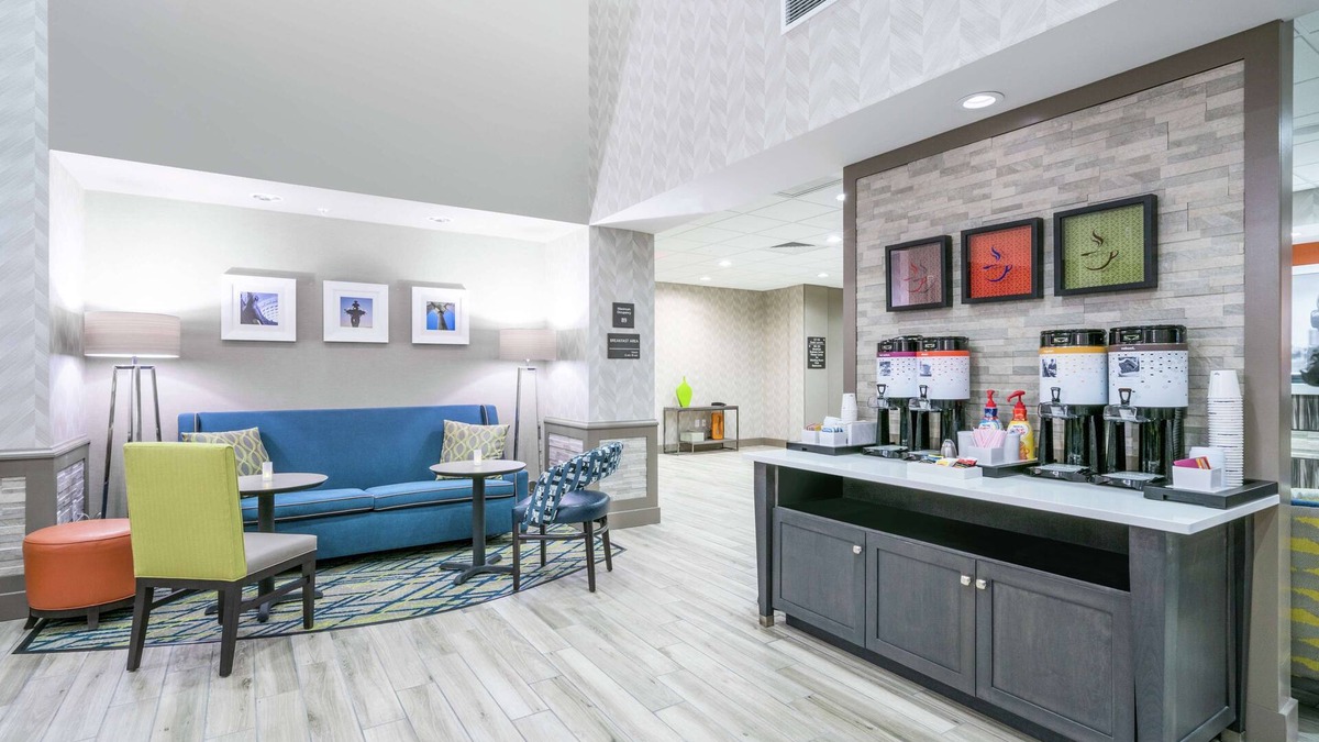 Glenarden Hotel | Hampton Inn & Suites Glenarden/Washington DC