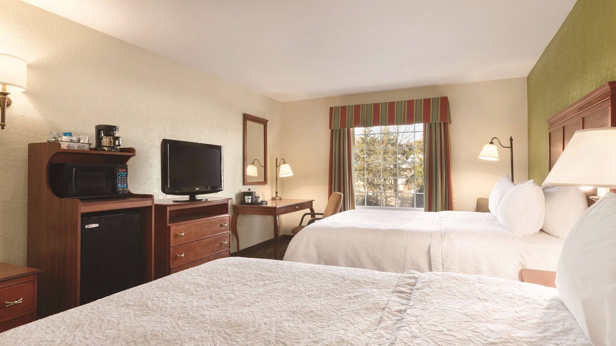 Greenfield Hotel | Hampton Inn & Suites Greenfield