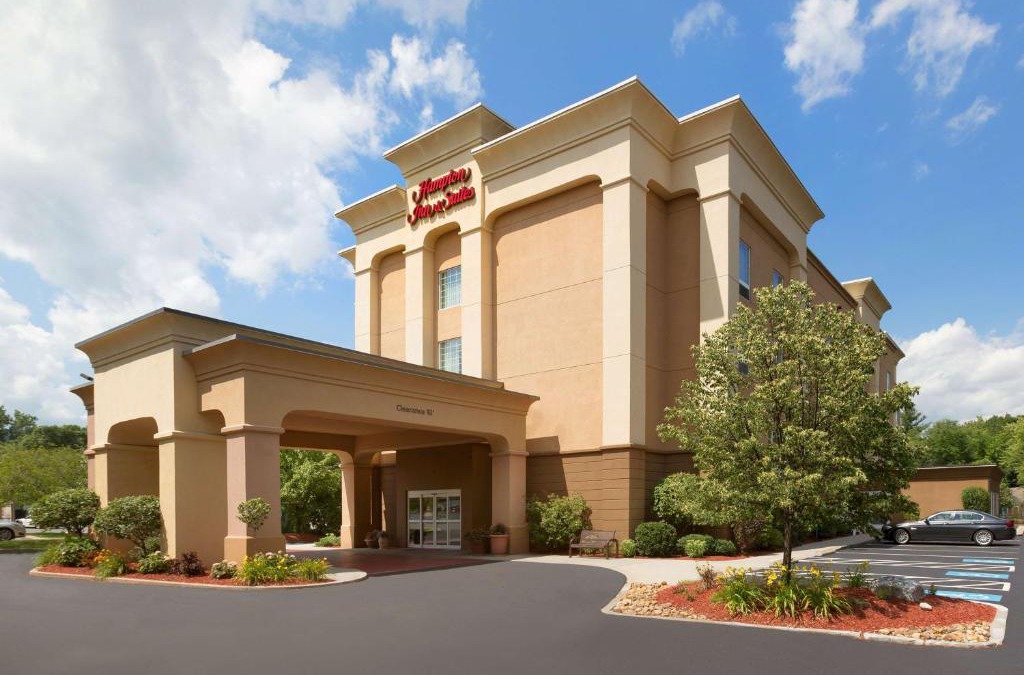Greenfield Hotel | Hampton Inn & Suites Greenfield