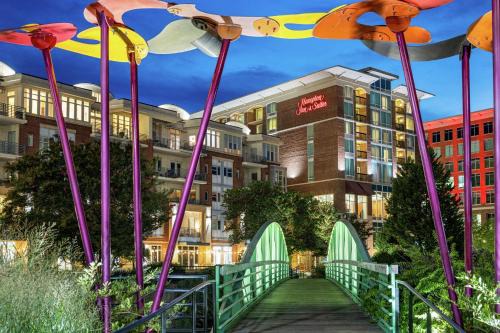 Greenville Downtown Hotel | Hampton Inn & Suites Greenville-Downtown-Riverplace