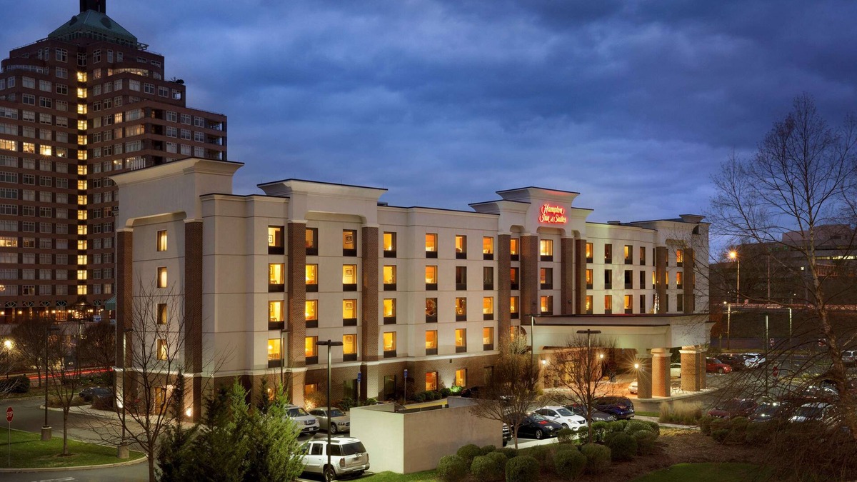 Hartford Hotel | Hampton Inn & Suites Hartford/East Hartford