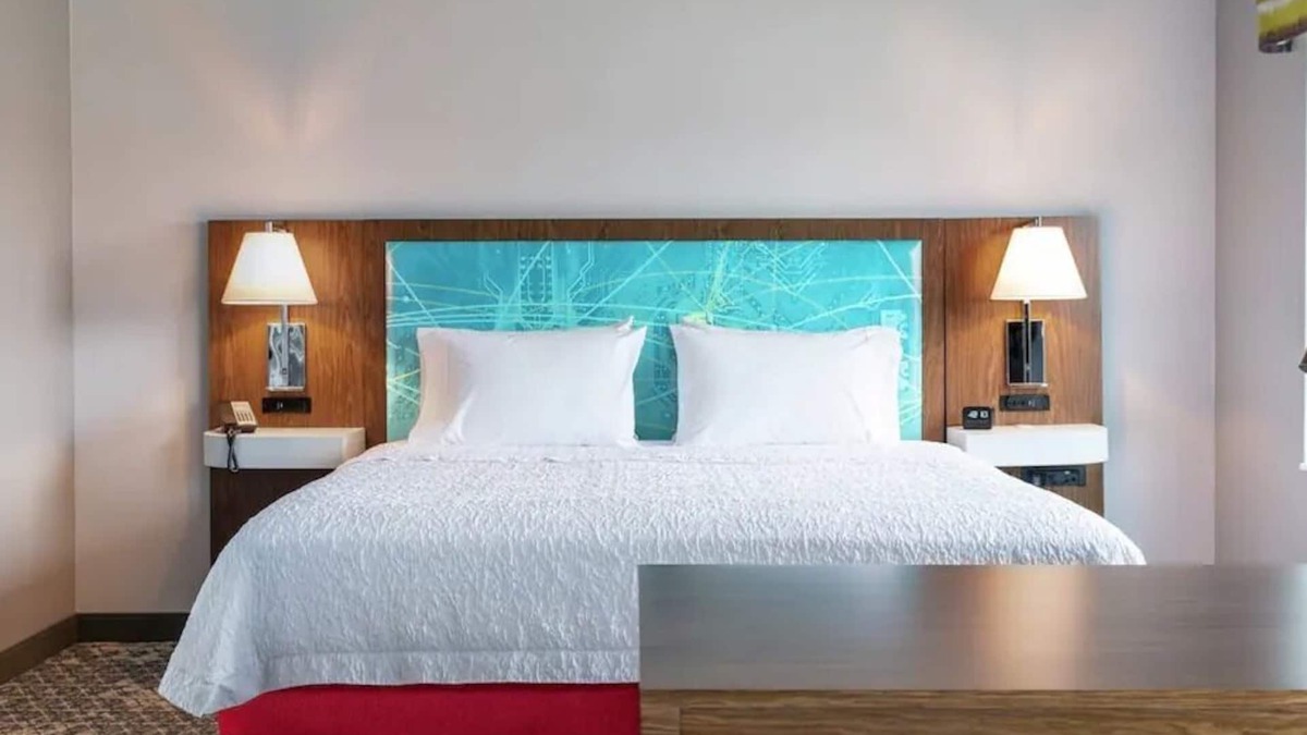 Howell Hotel | Hampton Inn & Suites Howell