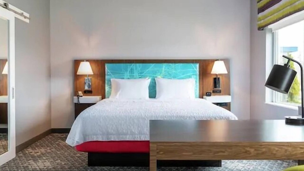 Marshfield Hotel | Hampton Inn & Suites Marshfield