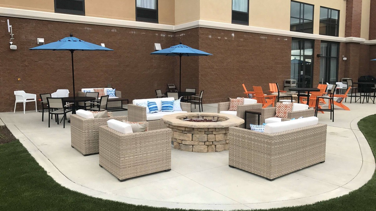 Granville Hotel | Hampton Inn & Suites Morgantown/University Town Centre