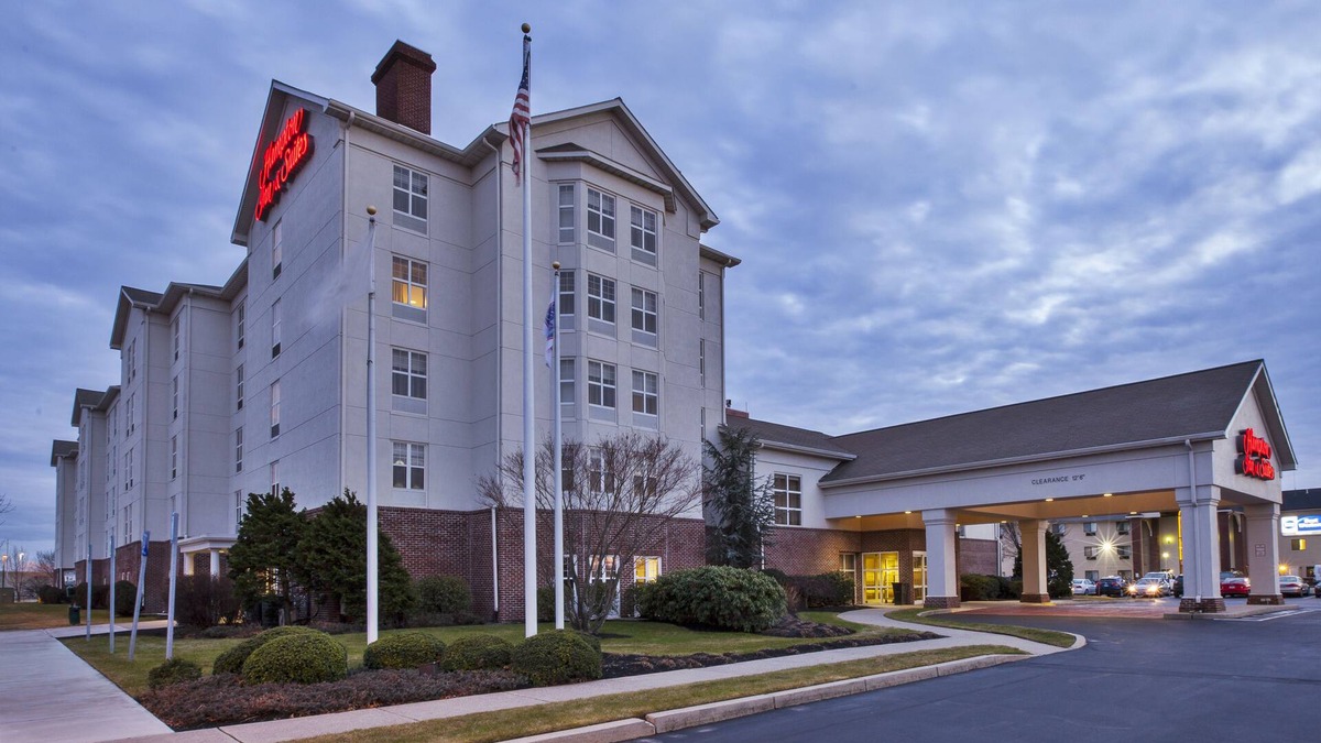 Warwick Hotel | Hampton Inn & Suites Providence/Warwick-Airport
