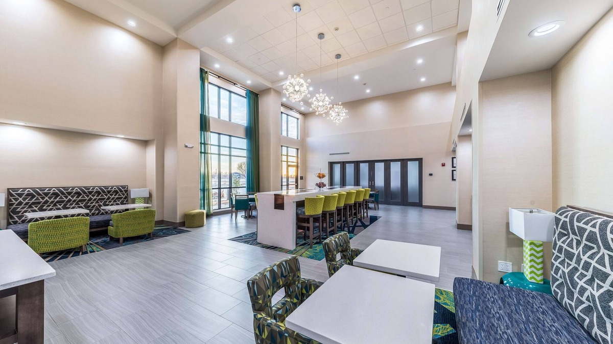 Lusta Hotel | Hampton Inn & Suites Pryor