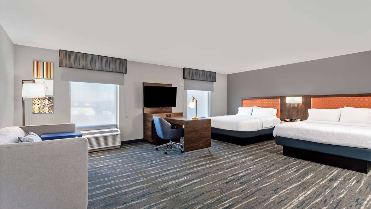 Richmond Hotel | Hampton Inn & Suites Richmond, IN