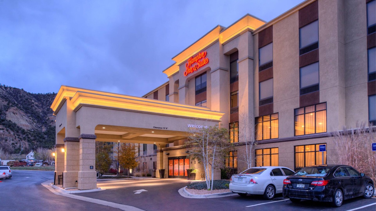 Glenwood Springs Hotel | Hampton Inn & Suites Rifle
