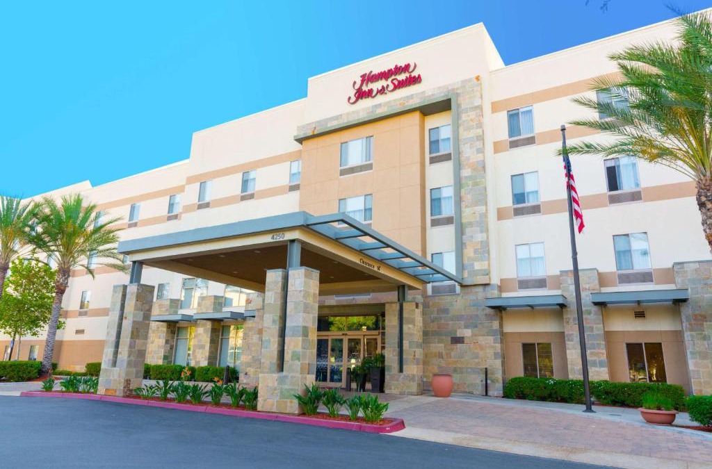 La Sierra Hotel | Hampton Inn & Suites Riverside/Corona East