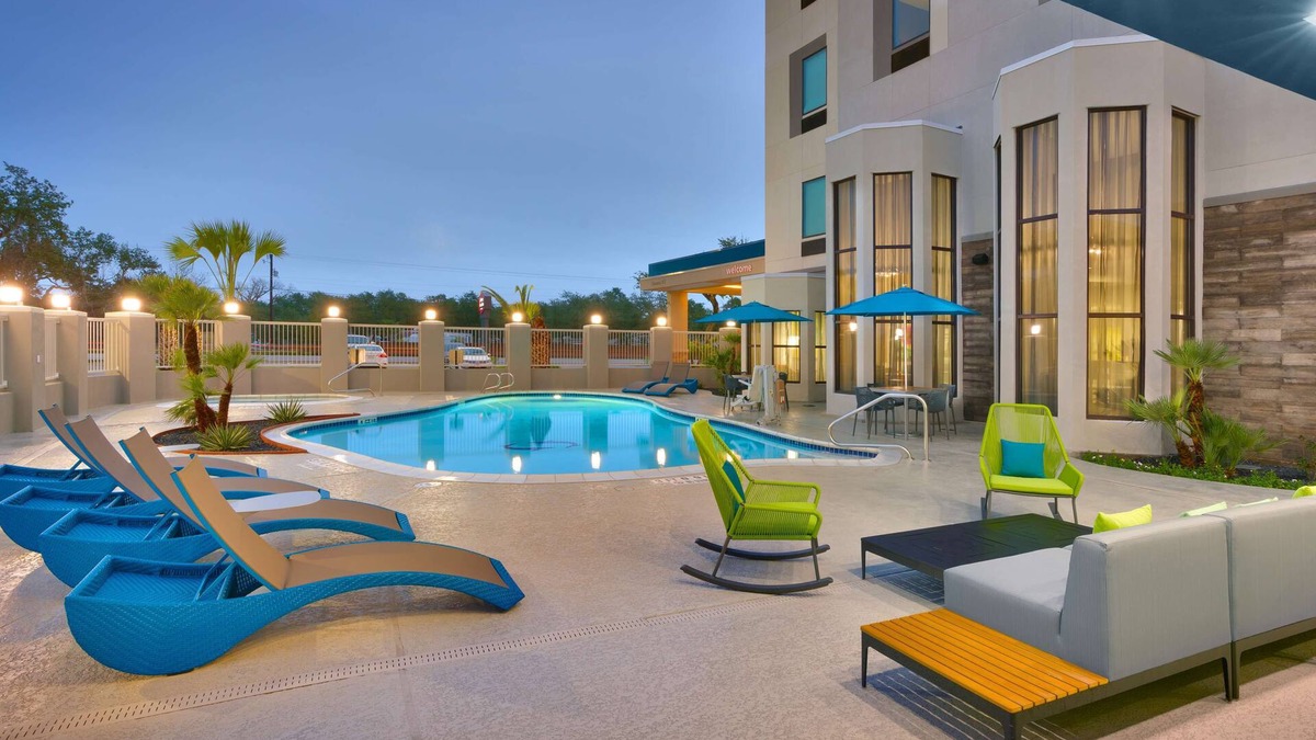 Fulton Hotel | Hampton Inn & Suites Rockport-Fulton