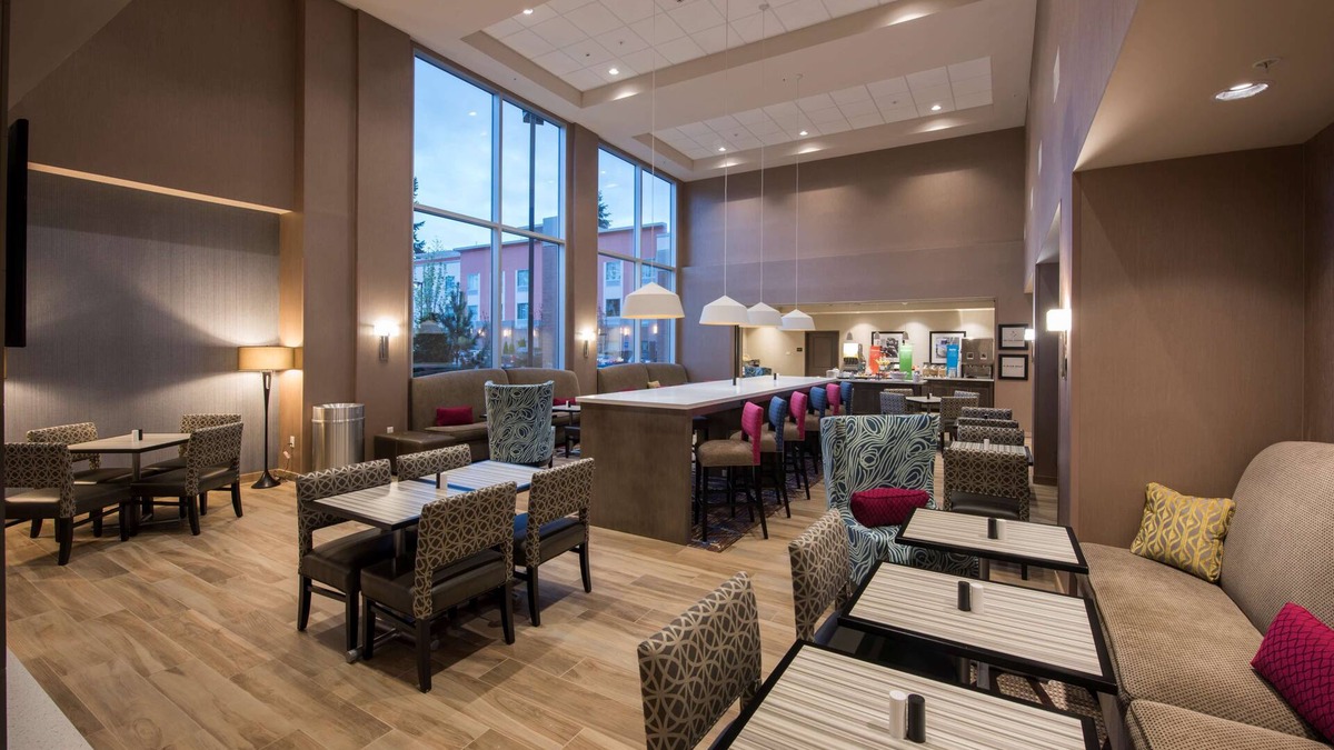 Redmond Hotel | Hampton Inn & Suites Seattle/Redmond