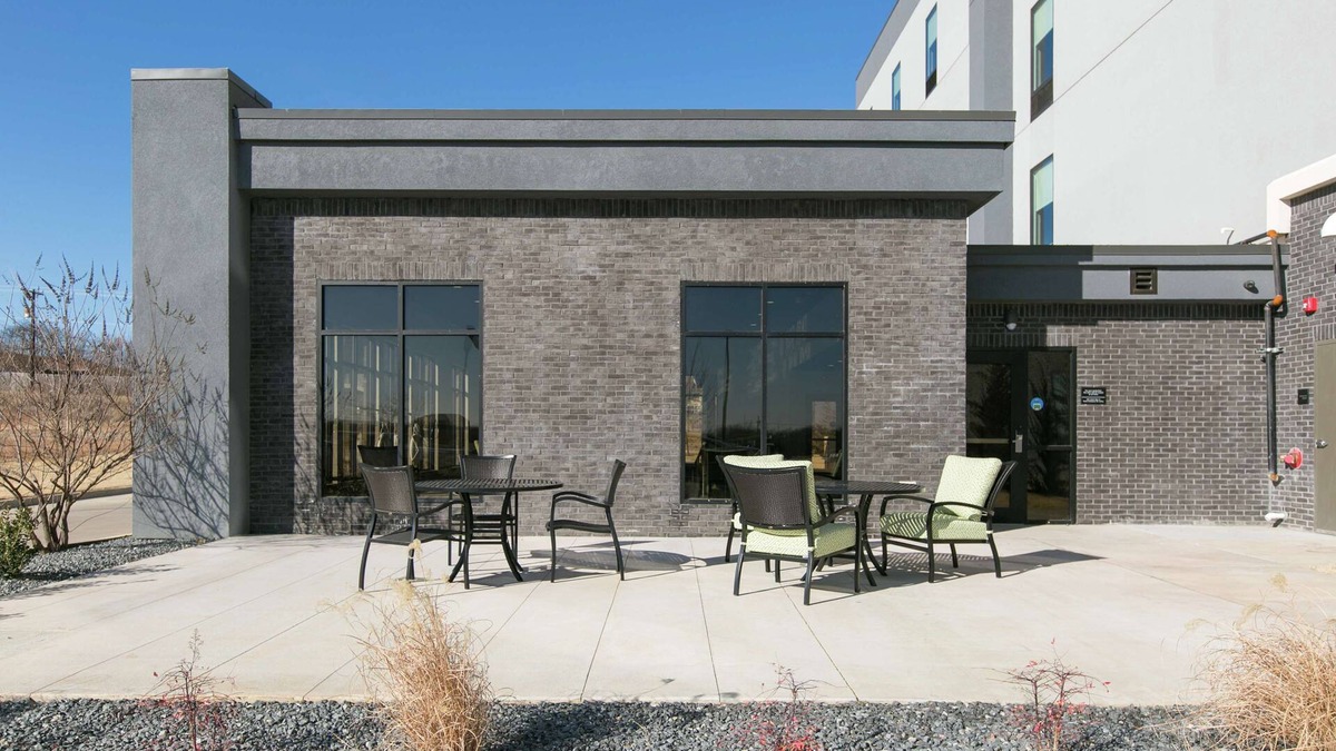 Stroud Hotel | Hampton Inn & Suites Stroud
