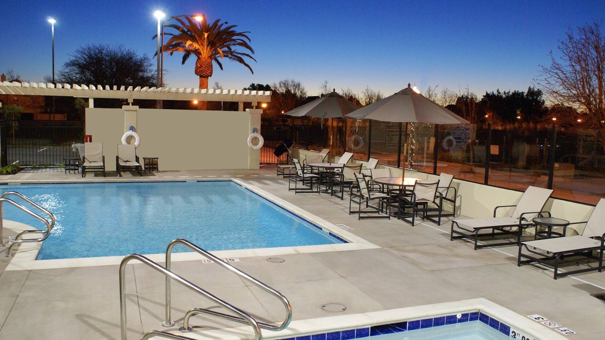 Fairfield Hotel | Hampton Inn & Suites Suisun City Waterfront