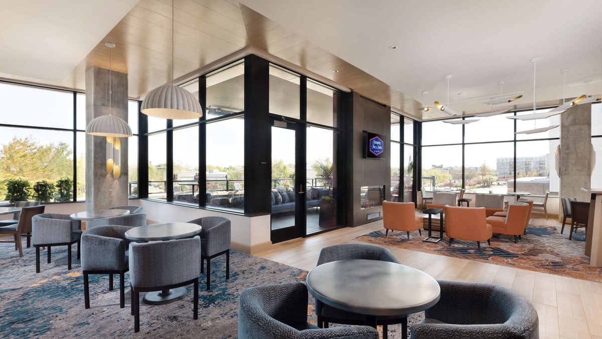 Watertown Hotel | Hampton Inn & Suites Watertown Boston