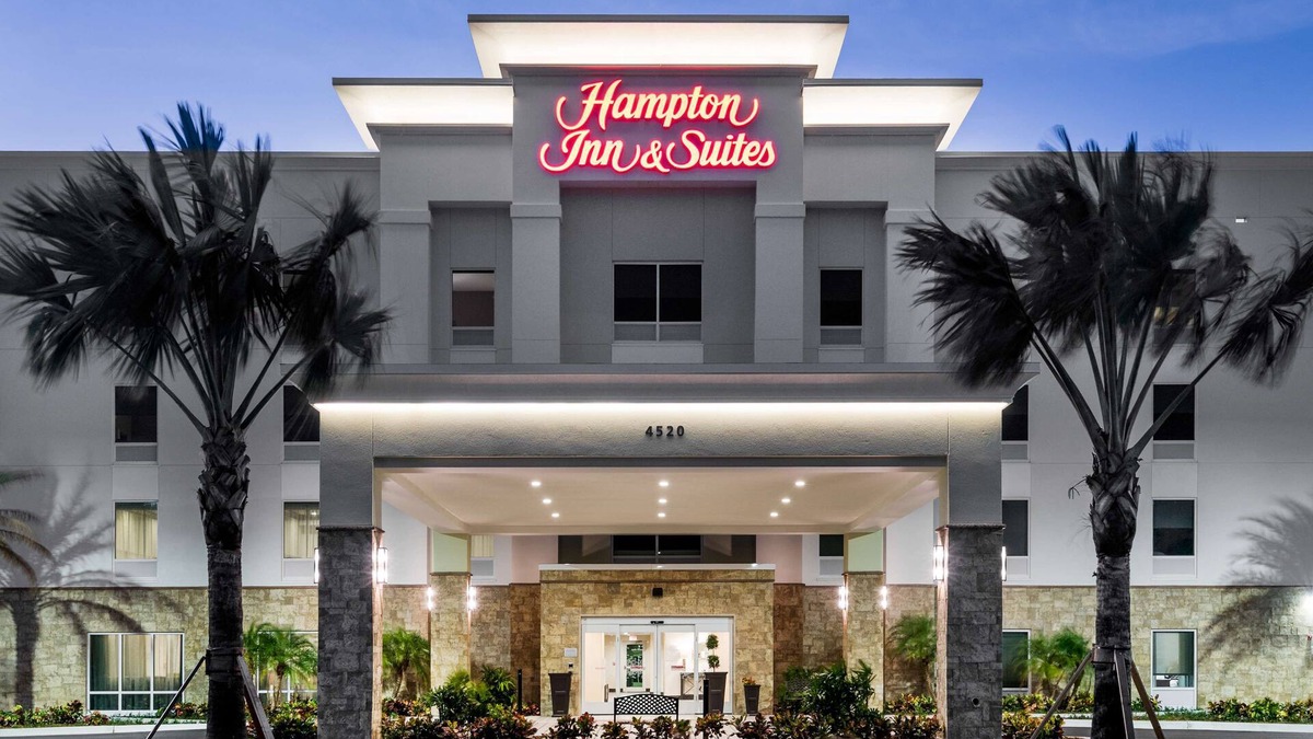 Interchange Square Hotel | Hampton Inn & Suites West Melbourne-Palm Bay Road