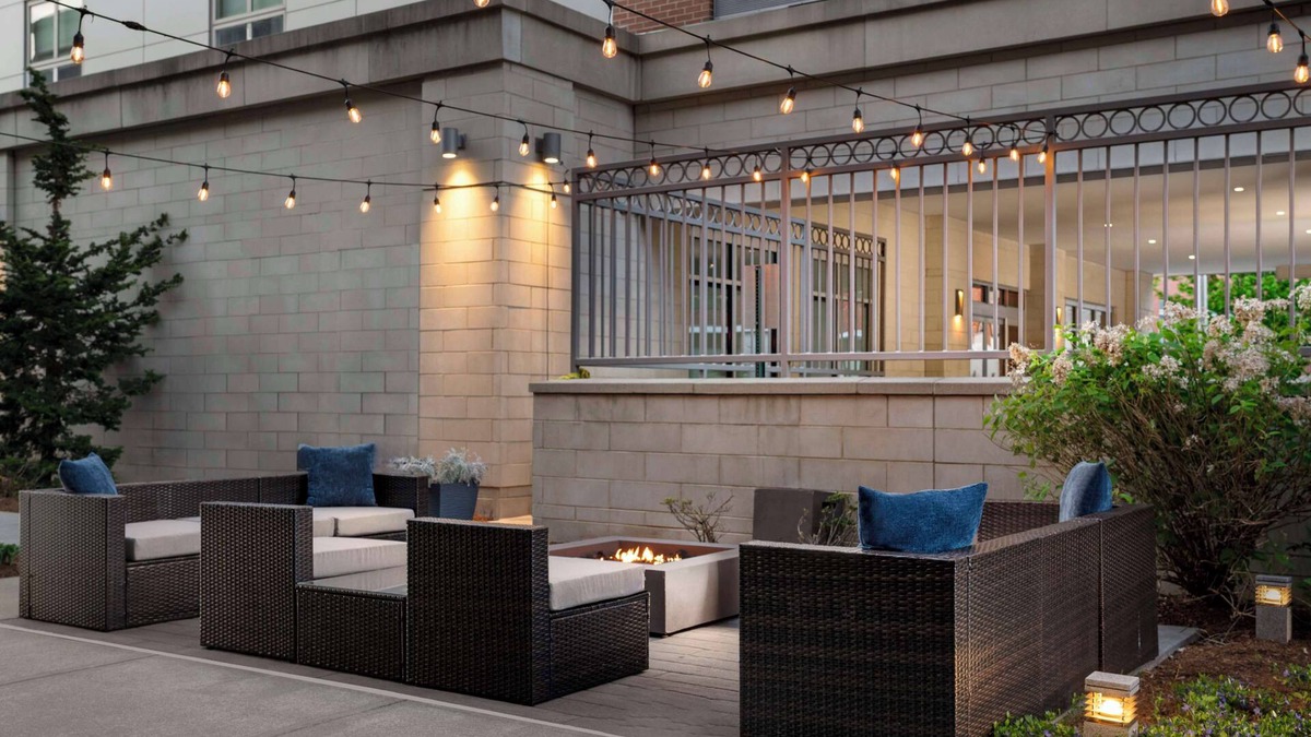 Worcester Hotel | Hampton Inn & Suites Worcester