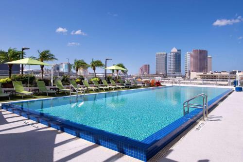 Channel District Hotel | Hampton Inn Tampa Downtown Channel District