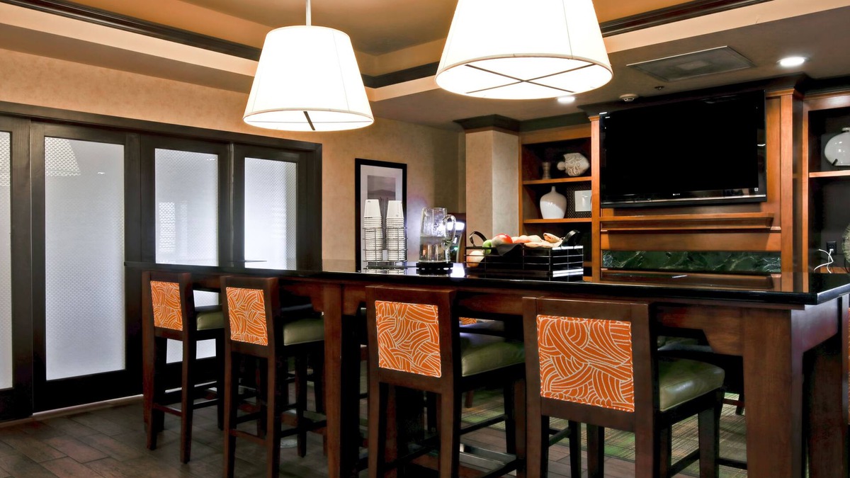St. Charles Hotel | Hampton Inn Waldorf