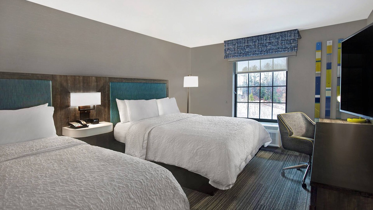 Westfield Hotel | Hampton Inn Westfield
