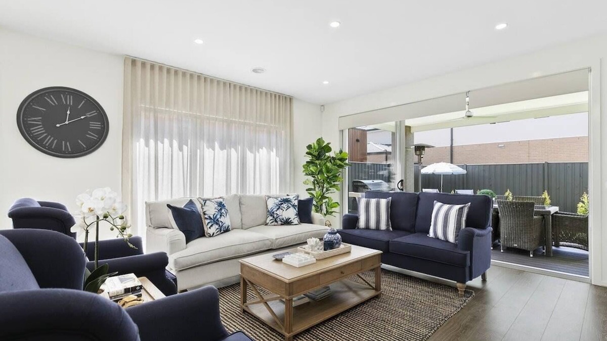 Torquay House | Hampton's Style Escape: Walk to Shops and Parks