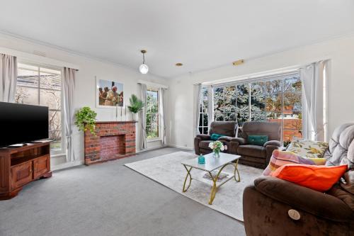 Hampton House | Hampton Spacious House & Pool