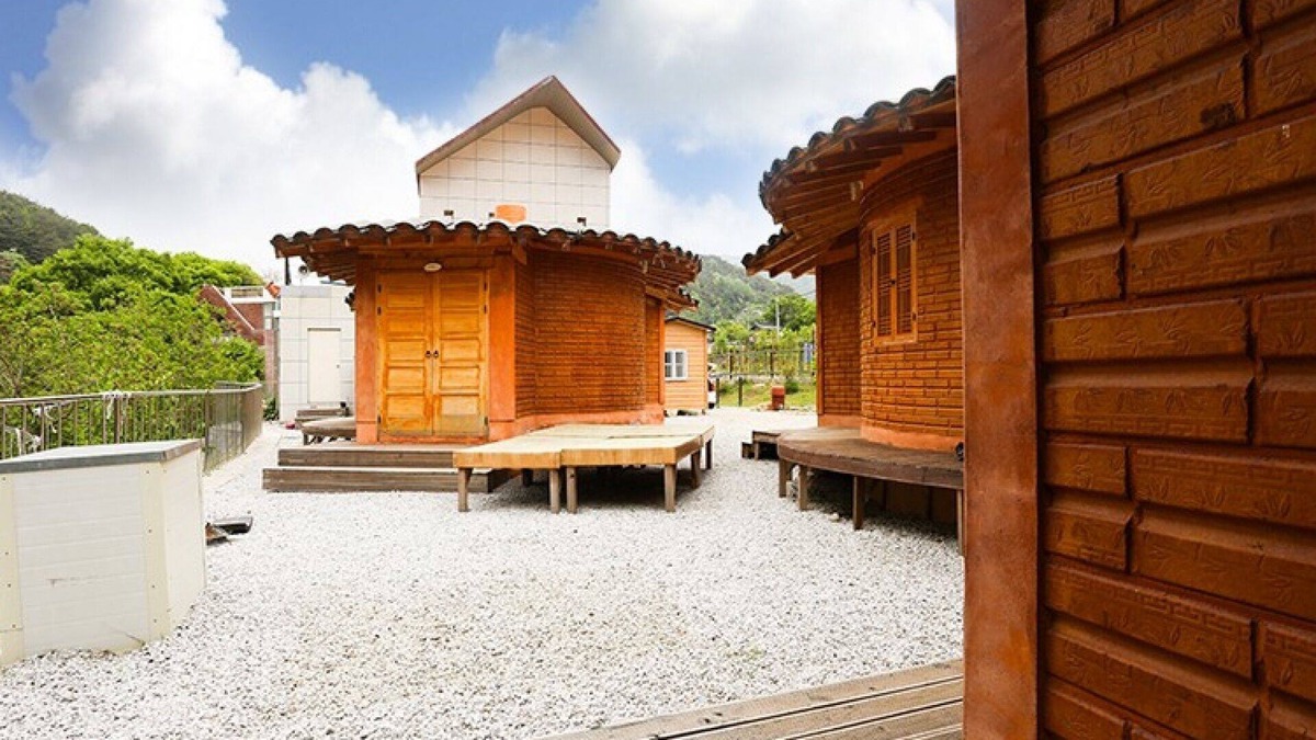 Tagok House | Hamyang Saedeulbaramhwangto Pension