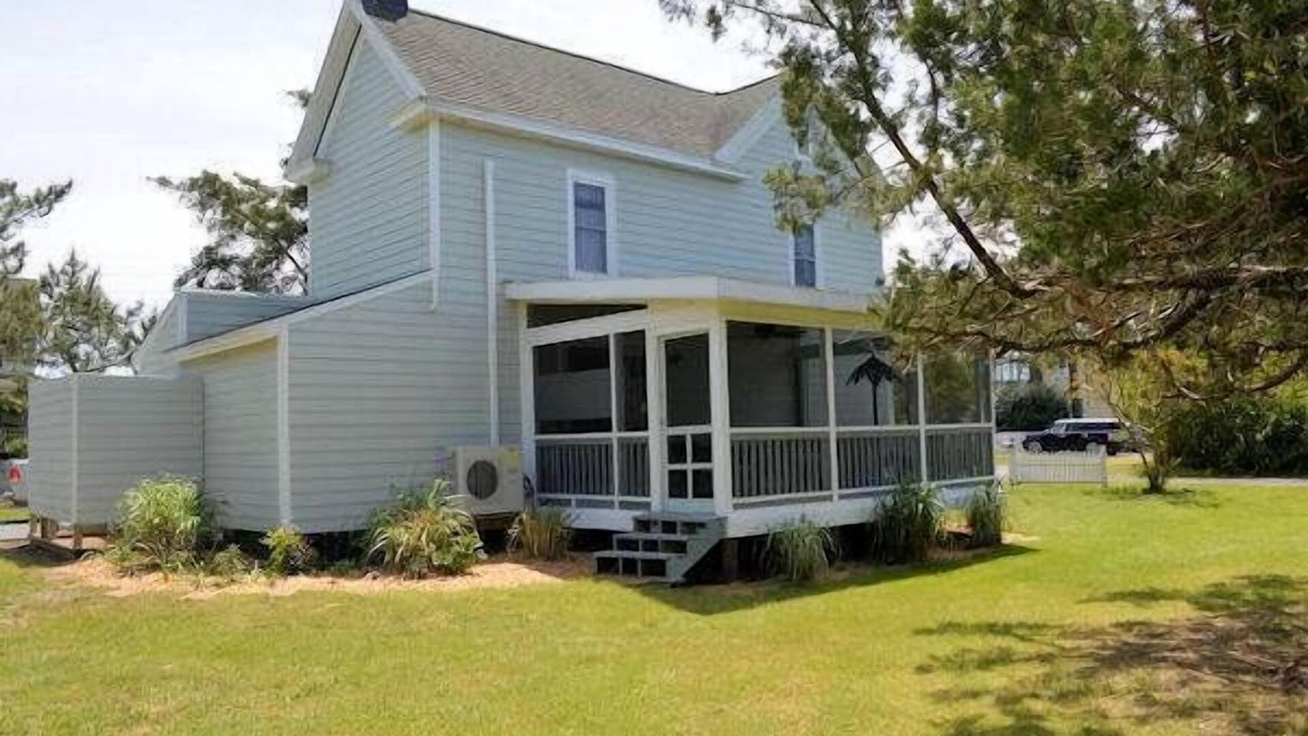 Deep Hole House | Hancock House -Single Family Home - Screened Porch, NO LINENS PROVIDED