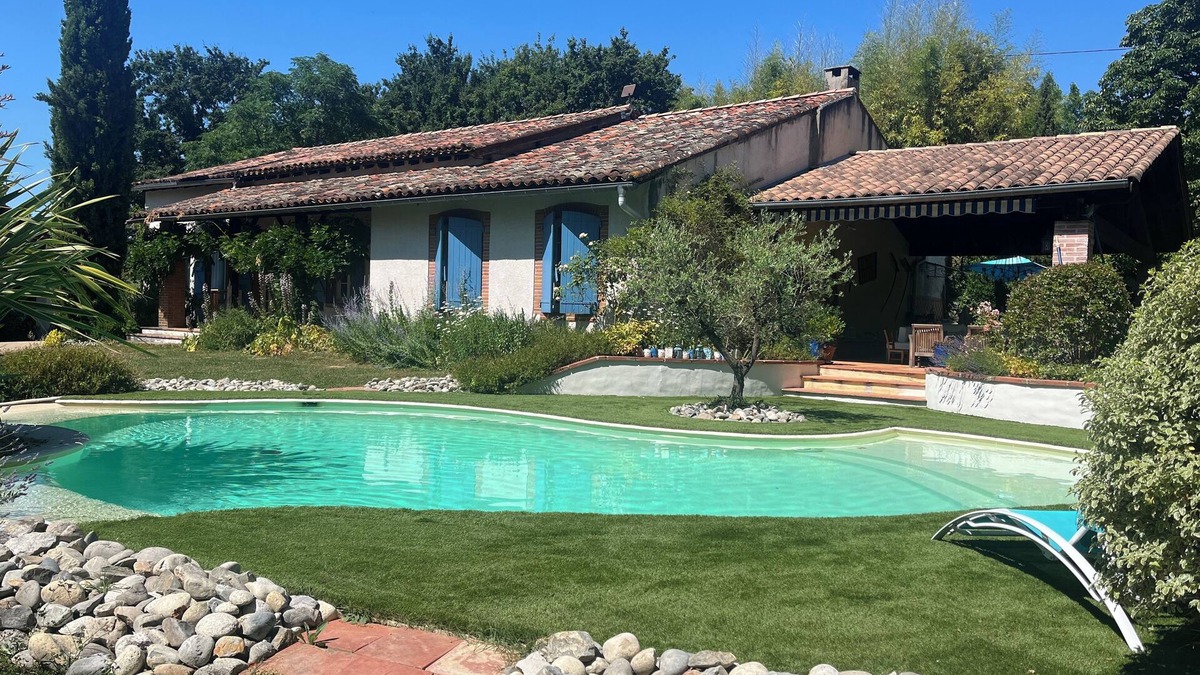 Prunet House | handicapped accessible country house with swimming pool