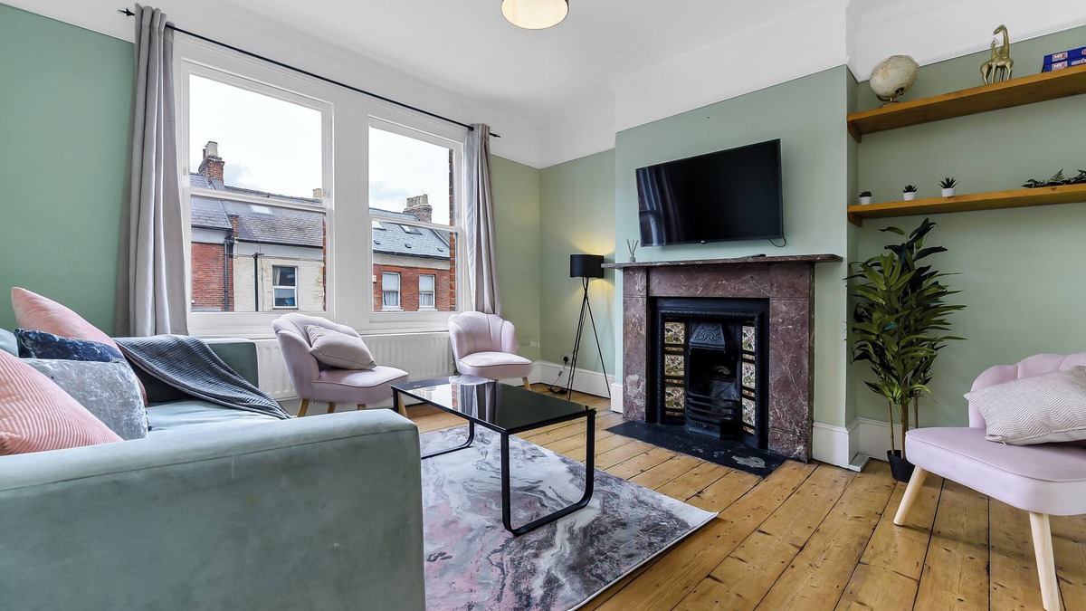 Hackney House | Handsome Family Home/Peaceful, Next to Park