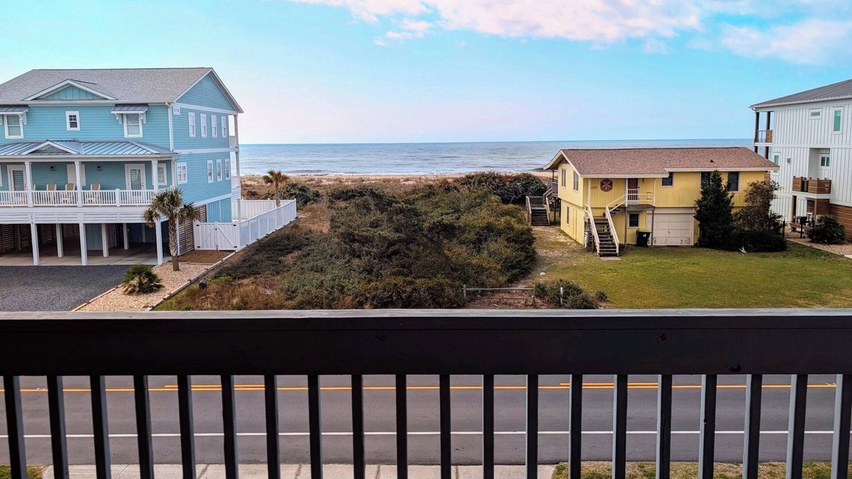 Holden Beach House | Hangin' at Holden: Ocean View, Pet-Friendly, 3BR/3BA Beach Home Steps from Sand