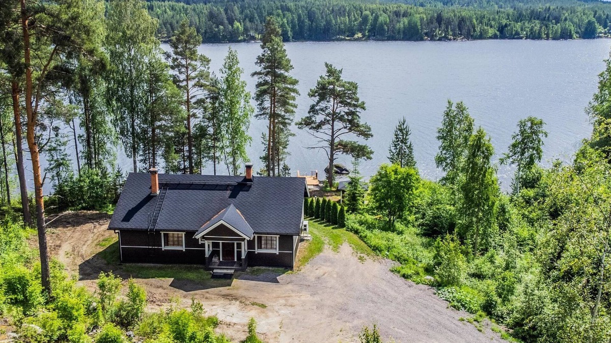 Rautalampi House | Hanhenpesä by Interhome