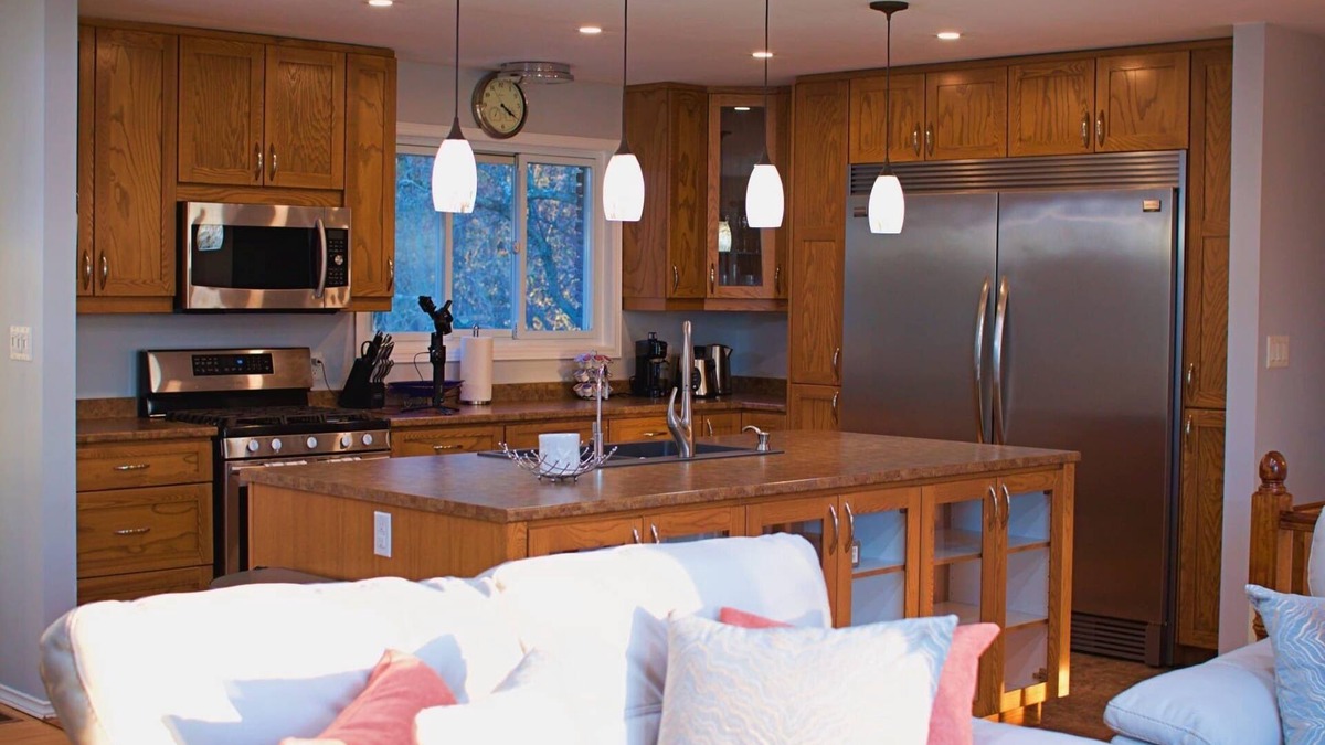 Quinte West House | Hanna’s Paradise - A Cozy Private Getaway