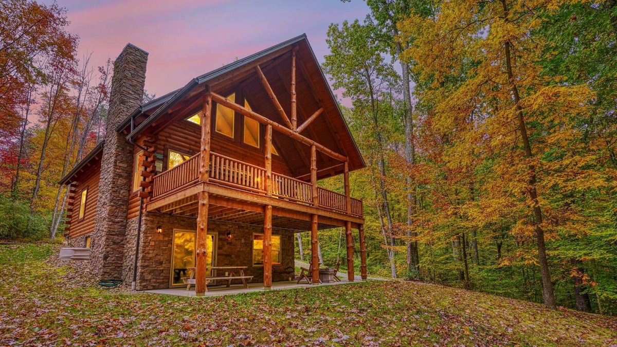 Logan Cabin | Hannah’s Hideaway Cabin at Trickle Creek at Hocking Hills