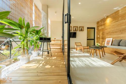 Truc Bach Apartment | Hanoi Heritage Hideaway- Homestay CHẤT - Private Self-check-in
