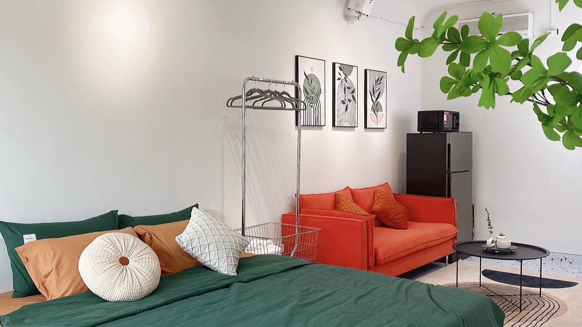 Đien Bien Apartment | Hanoi Train Street Apartment - Full of Light Home for 4 Guests - 24h Food Street