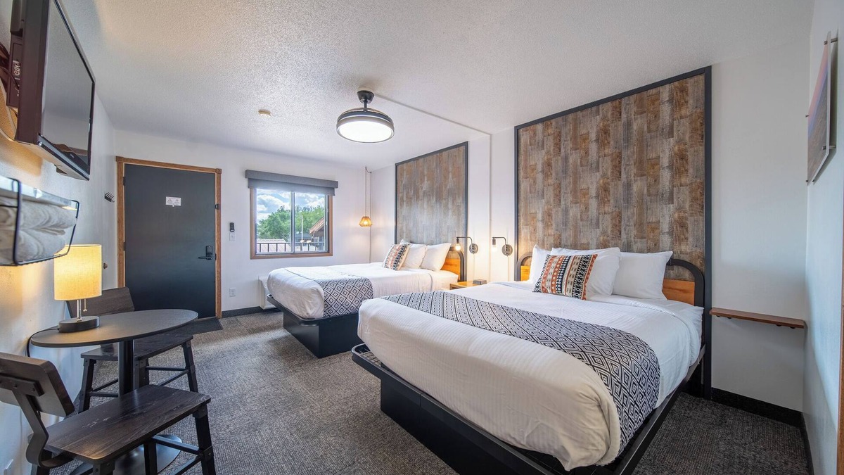Pinnacles Entrance Badlands Hotel | Hansen Inn & Cabins, Room, Double Queen, Ground Floor, No Pets, No Smoking