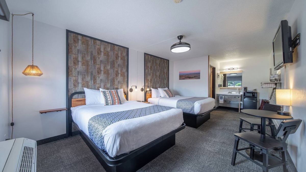 Pinnacles Entrance Badlands Hotel | Hansen Inn & Cabins, Room, Double Queen, Ground Floor, Dog Friendly, No Smoking