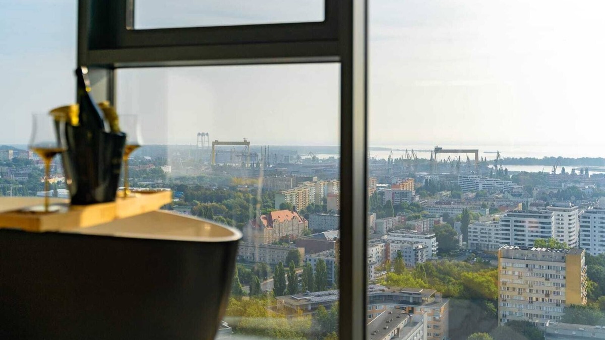 West Pomeranian Voivodeship Apartment | Hanza Tower Original 21st Floor- Sea and City View