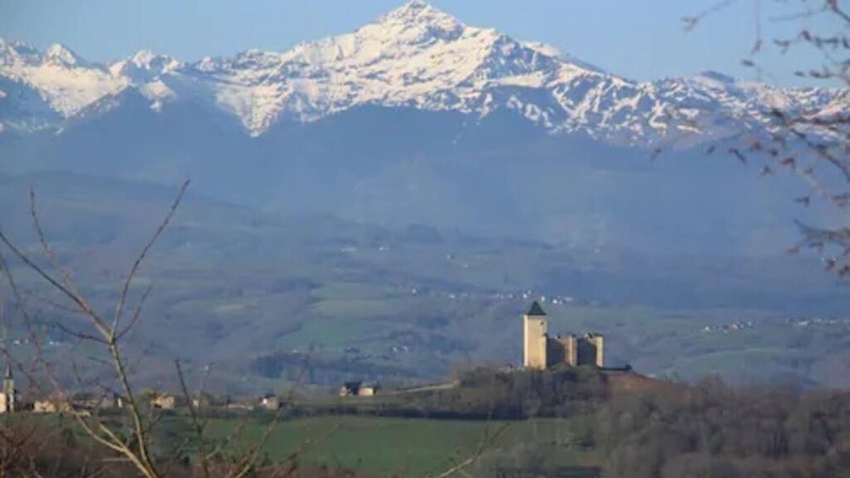 Mauvezin House | Happiness: gîte facing the Pyrenees