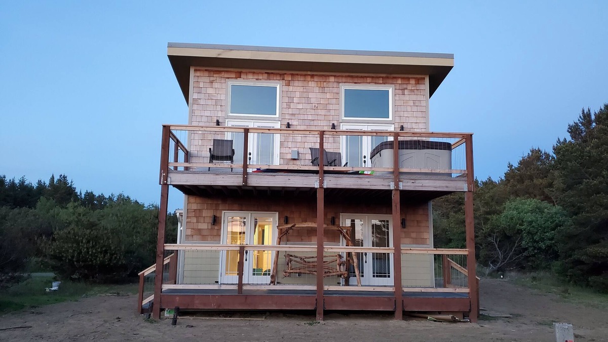 Grayland House | Happy at the Beach with a Ocean View from the Hot Tub
