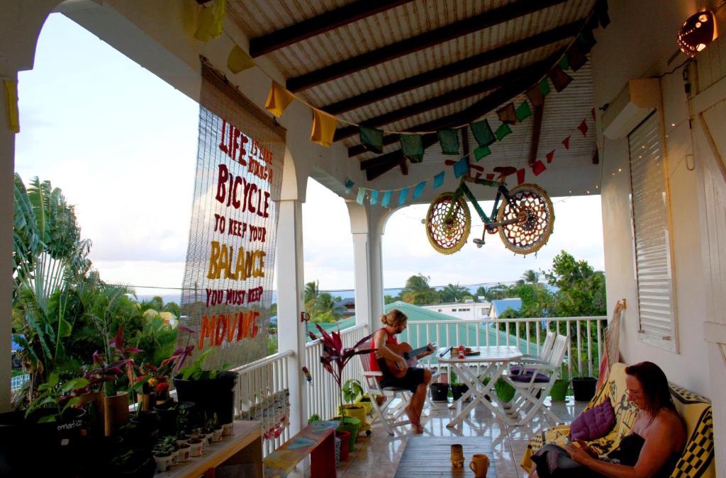 Sainte-Rose House | Happy hippies House