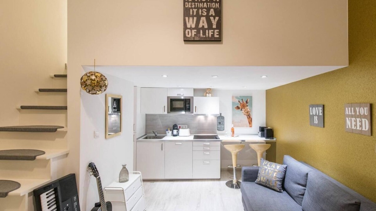 Nepszinhaz negyed Apartment | happy home Budapest GOLD Central located apartment with 80 039 s pinball machine