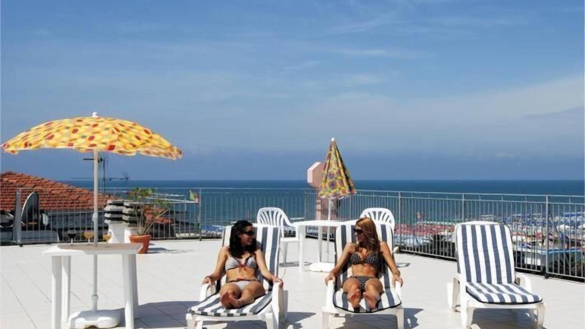 Marina di Pietrasanta Hotel | Happy Hotel