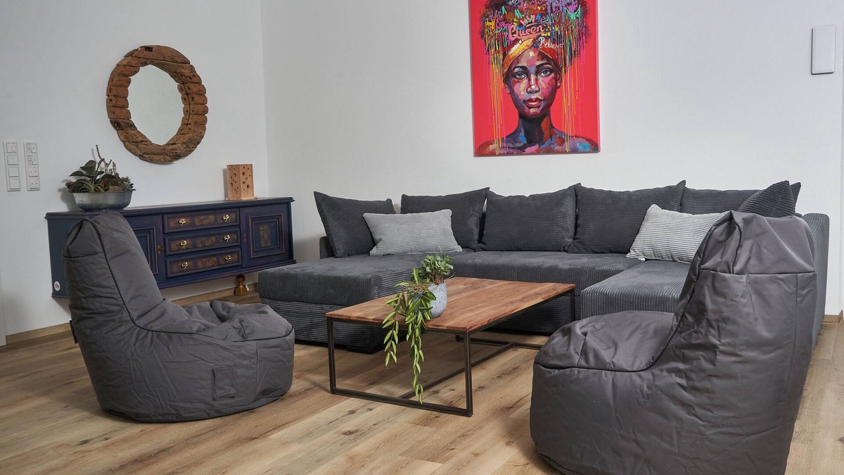 Guenzburg Apartment | Happy Queen vacation apartment